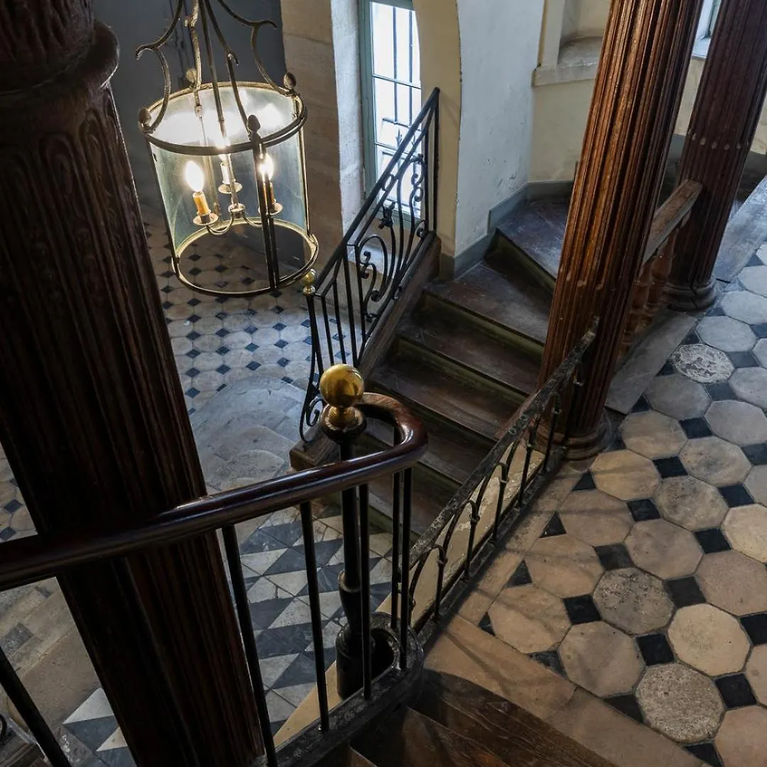 Charming Newly Renovated In The Heart Of St Germain Des Pres